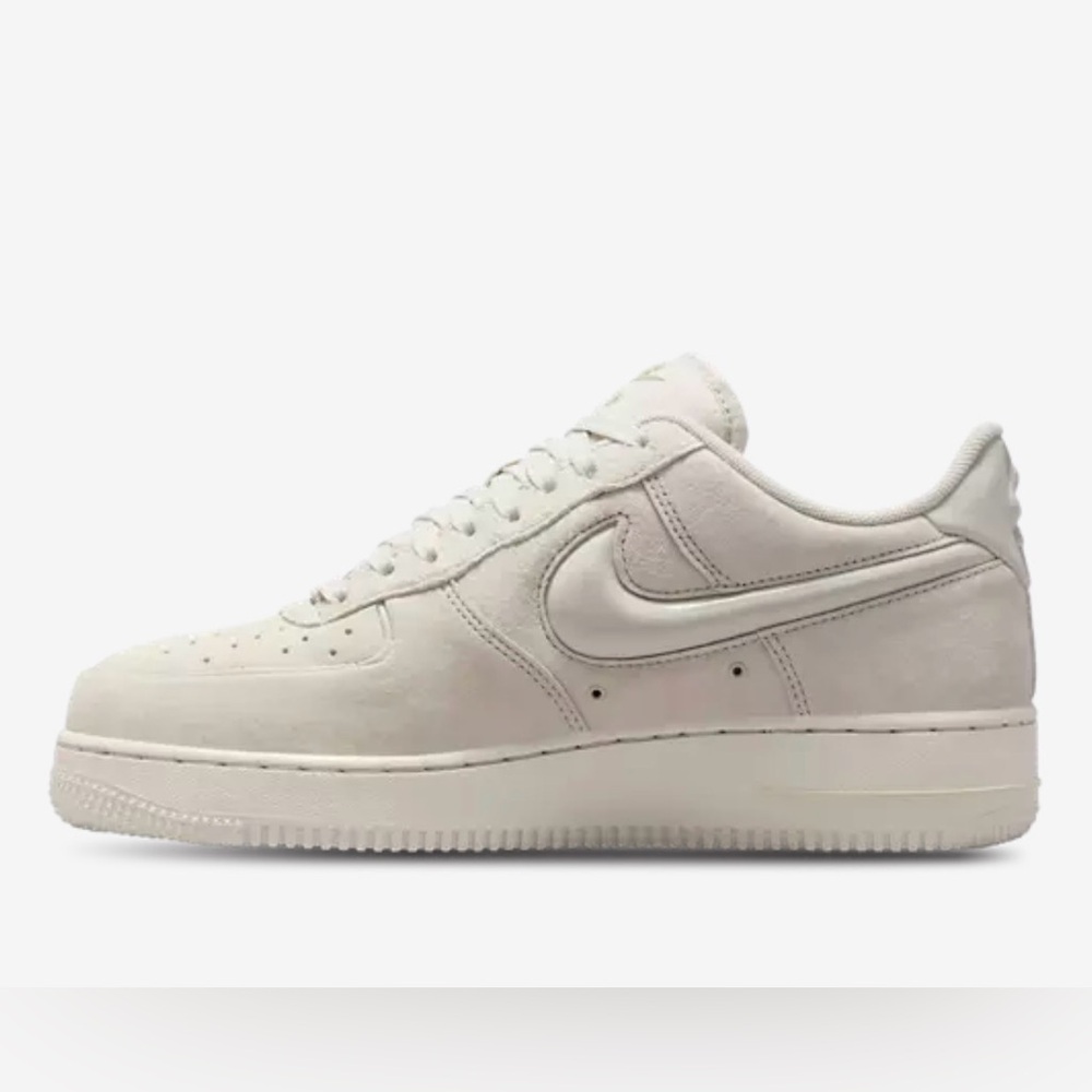 Nike Women’s Air Force 1 ‘07 Sneakers Light Bone Sz 9 with Box